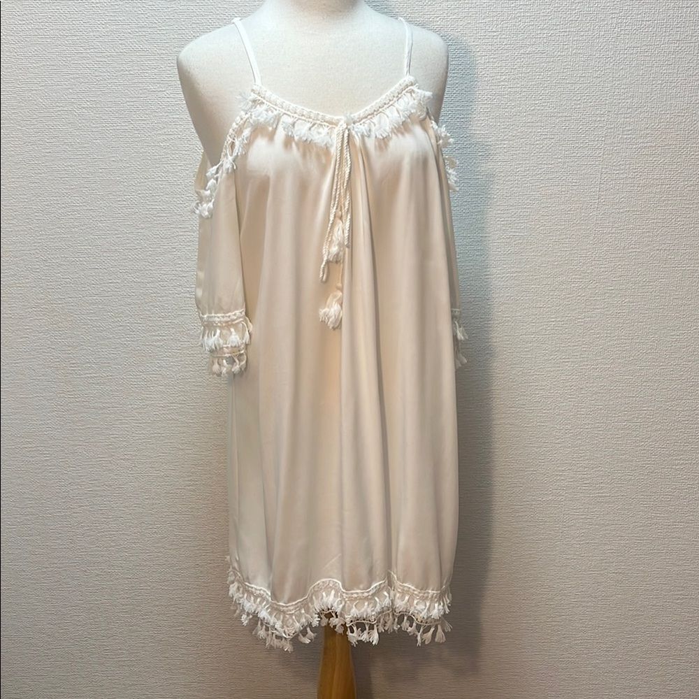 Elegant White Dress - Picture 2 of 12